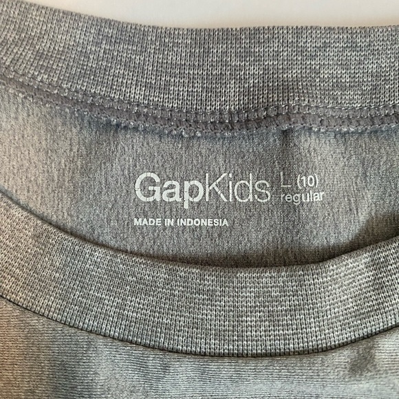 Gap Kids Swim Rash Guard - Picture 4 of 5